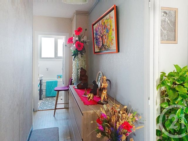 Appartement F4 &agrave; louer - 4 pi&egrave;ces - 70,87 m2 - Gannat - 03 - AUVERGNE