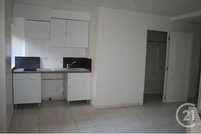 Appartement T1 &agrave; louer - 1 pi&egrave;ce - 30,41 m2 - Gannat - 03 - AUVERGNE
