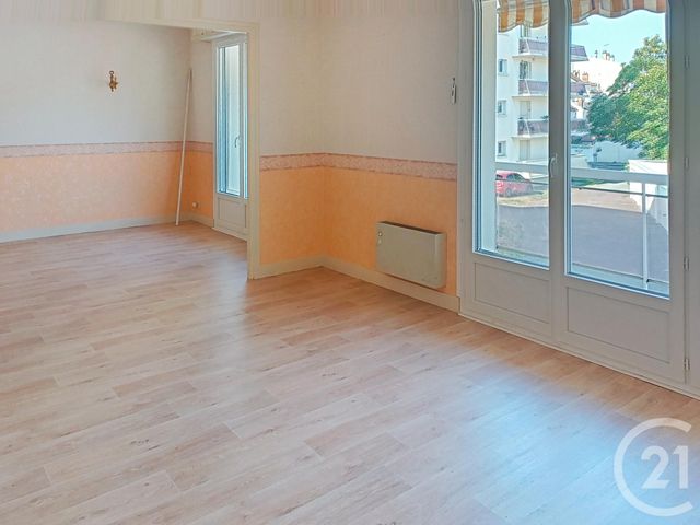 Appartement F3 &agrave; louer - 3 pi&egrave;ces - 71,50 m2 - Vichy - 03 - AUVERGNE