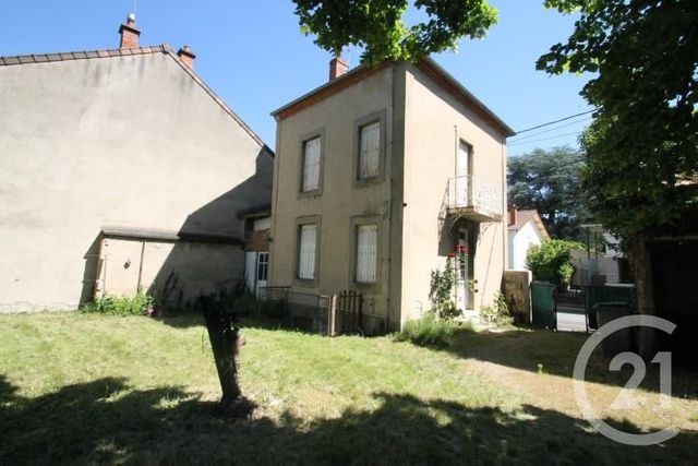 Maison &agrave; louer - 4 pi&egrave;ces - 77 m2 - Gannat - 03 - AUVERGNE