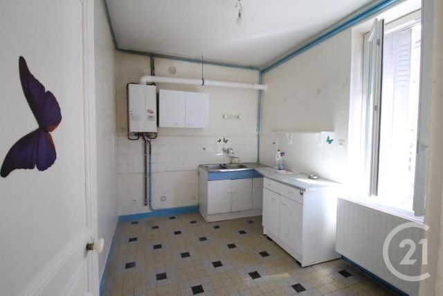 Maison &agrave; louer - 4 pi&egrave;ces - 77 m2 - Gannat - 03 - AUVERGNE