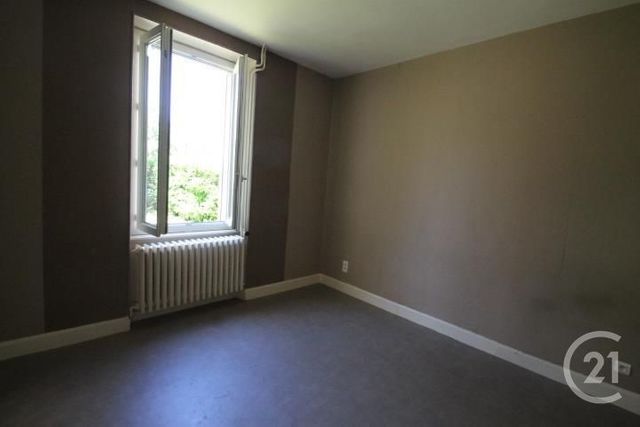 Maison &agrave; louer - 4 pi&egrave;ces - 77 m2 - Gannat - 03 - AUVERGNE