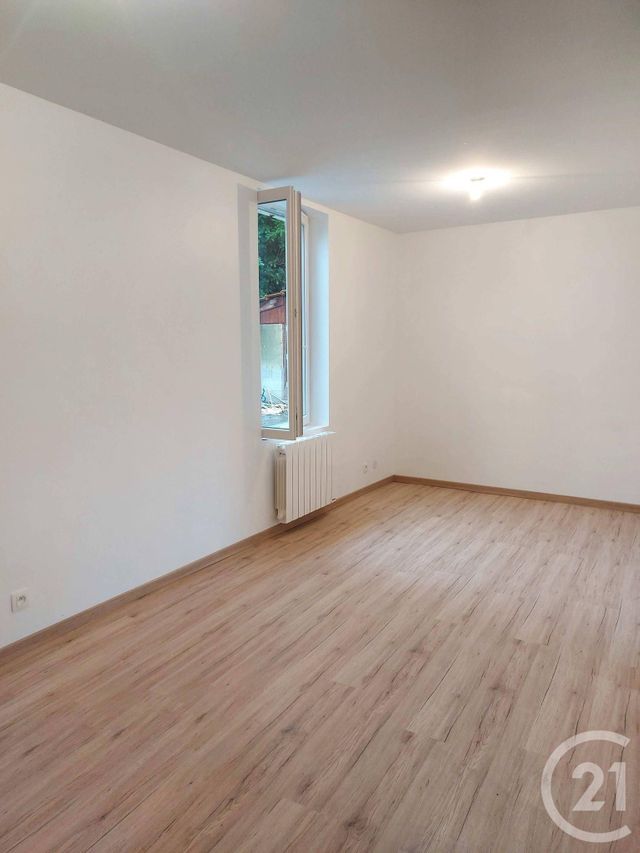 Maison &agrave; louer - 4 pi&egrave;ces - 65,50 m2 - St Remy En Rollat - 03 - AUVERGNE