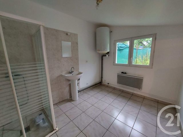 Maison &agrave; louer - 4 pi&egrave;ces - 65,50 m2 - St Remy En Rollat - 03 - AUVERGNE