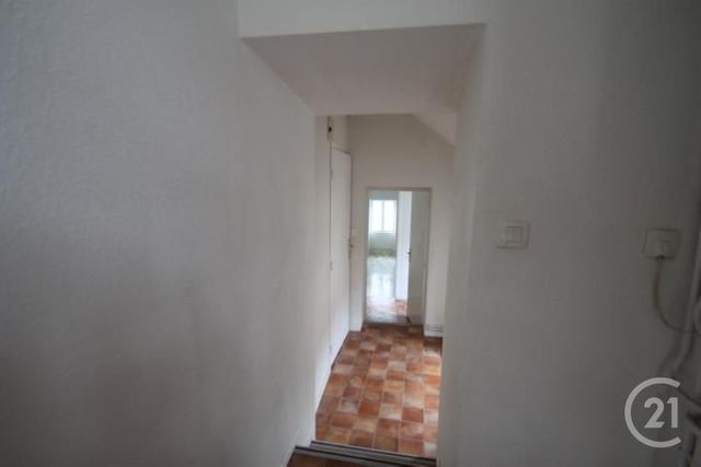 Appartement &agrave; louer - 3 pi&egrave;ces - 73,98 m2 - Gannat - 03 - AUVERGNE