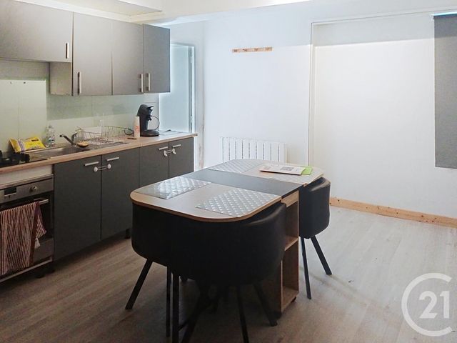 Maison &agrave; louer - 4 pi&egrave;ces - 70 m2 - Gannat - 03 - AUVERGNE