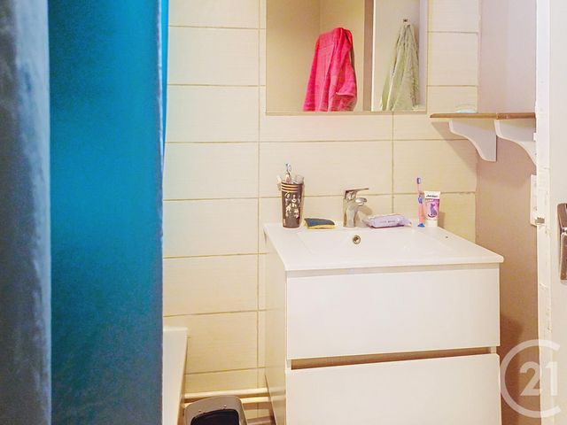 Maison &agrave; louer - 4 pi&egrave;ces - 70 m2 - Gannat - 03 - AUVERGNE