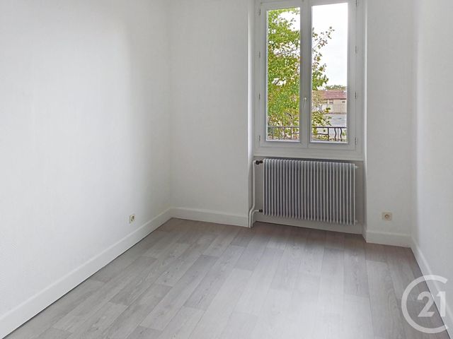 Maison &agrave; louer - 3 pi&egrave;ces - 67,35 m2 - Gannat - 03 - AUVERGNE
