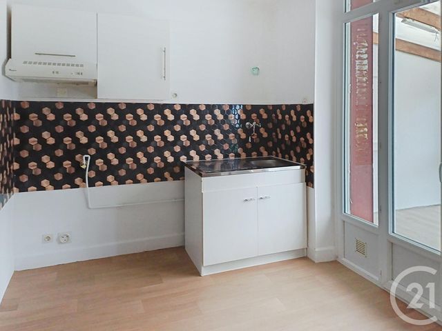 Maison &agrave; louer - 3 pi&egrave;ces - 67,35 m2 - Gannat - 03 - AUVERGNE