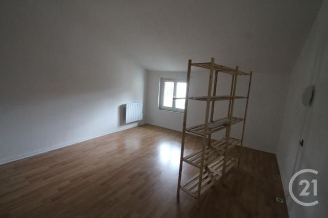 Maison &agrave; louer - 4 pi&egrave;ces - 100,36 m2 - Abrest - 03 - AUVERGNE