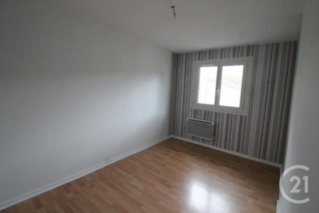 Maison &agrave; louer - 4 pi&egrave;ces - 100,36 m2 - Abrest - 03 - AUVERGNE