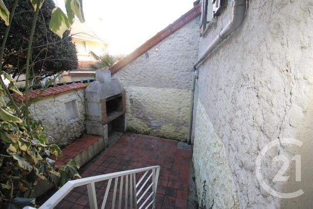 Maison &agrave; louer - 4 pi&egrave;ces - 100,36 m2 - Abrest - 03 - AUVERGNE