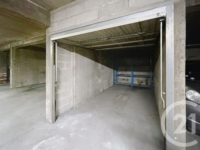 parking - LE KREMLIN BICETRE - 94