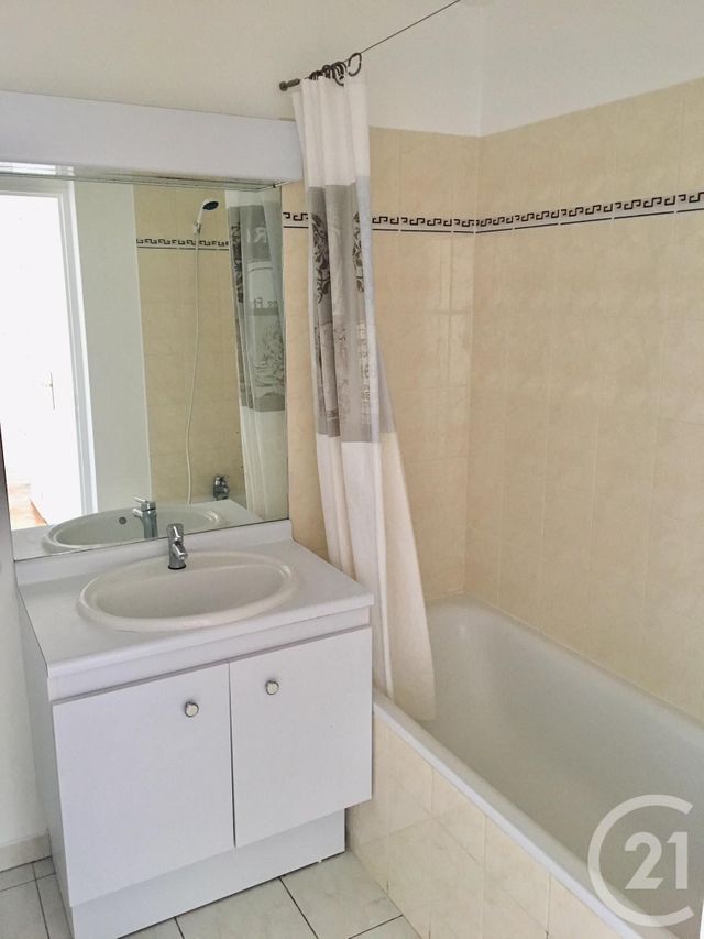 Appartement F3 &agrave; louer - 3 pi&egrave;ces - 60 m2 - Villejuif - 94 - ILE-DE-FRANCE