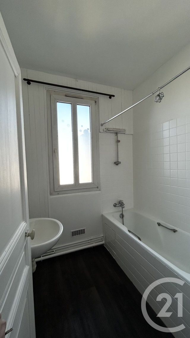 Appartement T2 &agrave; louer - 2 pi&egrave;ces - 46,44 m2 - Le Kremlin Bicetre - 94 - ILE-DE-FRANCE