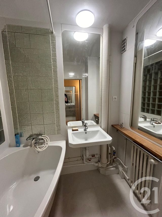 Appartement F4 &agrave; louer - 4 pi&egrave;ces - 60,55 m2 - Le Kremlin Bicetre - 94 - ILE-DE-FRANCE