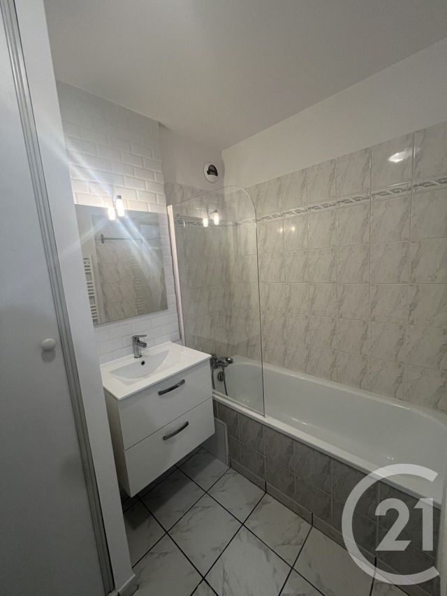 Appartement F3 &agrave; louer - 3 pi&egrave;ces - 51,34 m2 - Le Kremlin Bicetre - 94 - ILE-DE-FRANCE