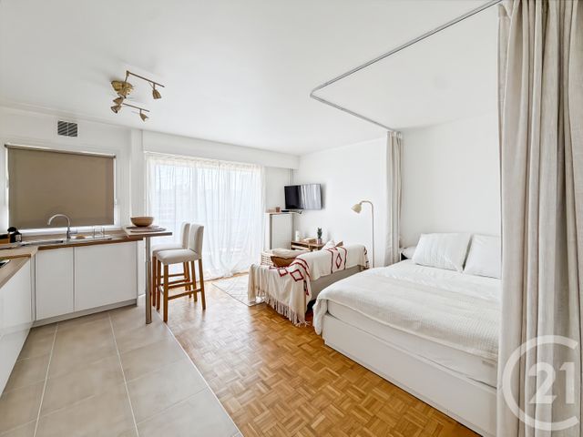 Exclusivité LE KREMLIN BICETRE 94 1 300 € par mois charges comprises 27,1 m 2 , appartement , 1 pc