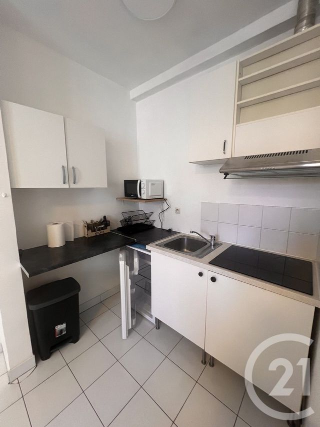 Appartement F1 &agrave; louer - 1 pi&egrave;ce - 22,66 m2 - Kremlin Bicetre - 94 - ILE-DE-FRANCE