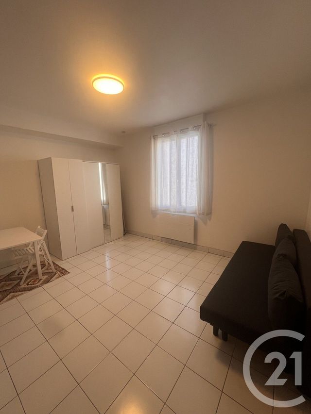 Appartement F1 &agrave; louer - 1 pi&egrave;ce - 22,66 m2 - Kremlin Bicetre - 94 - ILE-DE-FRANCE