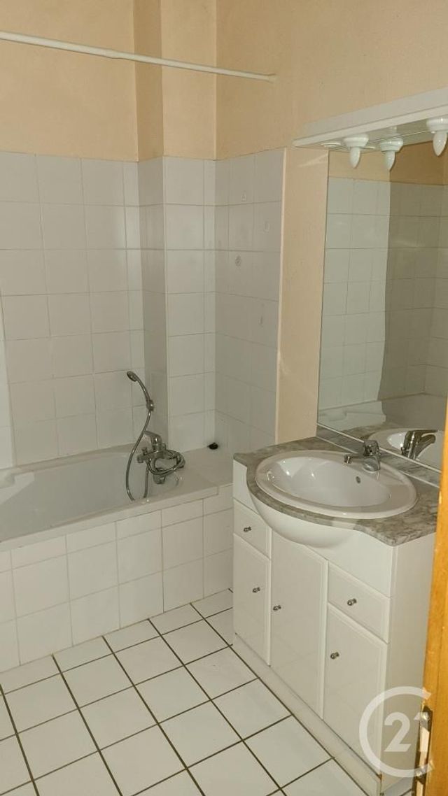 Appartement F3 &agrave; vendre - 3 pi&egrave;ces - 65,63 m2 - Ornans - 25 - FRANCHE-COMTE