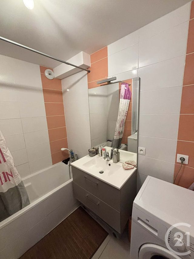 Appartement F3 &agrave; louer - 3 pi&egrave;ces - 85,50 m2 - Etalans - 25 - FRANCHE-COMTE