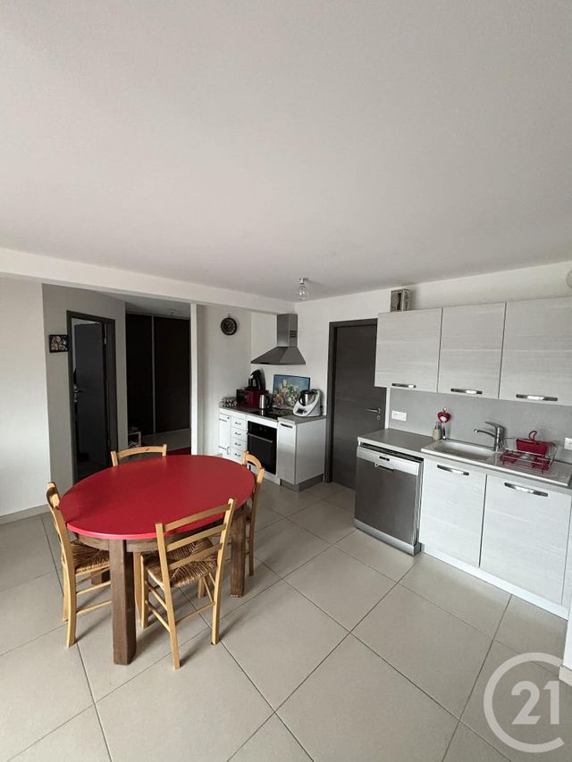 Appartement F3 &agrave; louer - 3 pi&egrave;ces - 85,50 m2 - Etalans - 25 - FRANCHE-COMTE