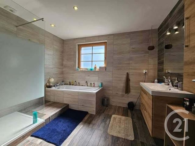 Maison &agrave; louer - 5 pi&egrave;ces - 157 m2 - Guyans Vennes - 25 - FRANCHE-COMTE