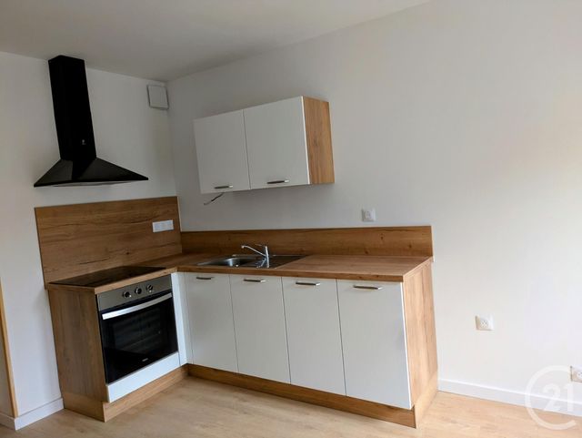 Appartement &agrave; louer - 3 pi&egrave;ces - 45 m2 - Ornans - 25 - FRANCHE-COMTE