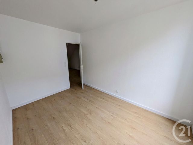 Appartement &agrave; louer - 3 pi&egrave;ces - 45 m2 - Ornans - 25 - FRANCHE-COMTE