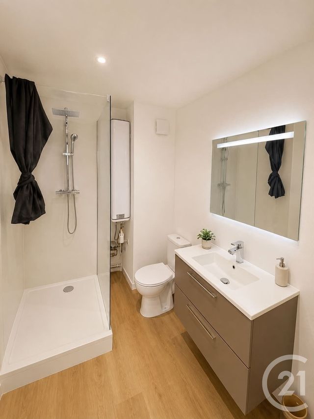 Appartement &agrave; louer - 3 pi&egrave;ces - 45 m2 - Ornans - 25 - FRANCHE-COMTE