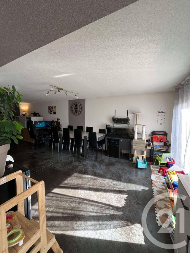 Appartement F3 &agrave; louer - 4 pi&egrave;ces - 135 m2 - Vernierfontaine - 25 - FRANCHE-COMTE