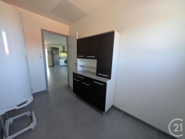 Appartement &agrave; louer - 3 pi&egrave;ces - 80 m2 - Avoudrey - 25 - FRANCHE-COMTE