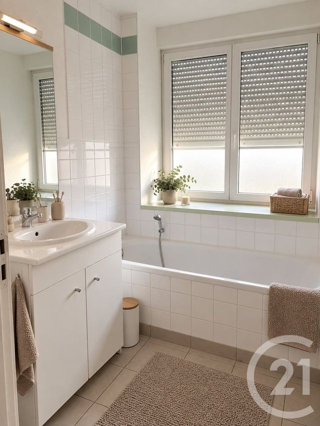 Appartement F4 &agrave; louer - 4 pi&egrave;ces - 81 m2 - Avoudrey - 25 - FRANCHE-COMTE
