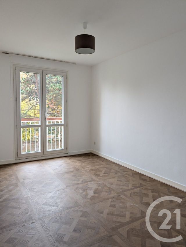 Appartement F5 &agrave; louer - 5 pi&egrave;ces - 99 m2 - Beauvais - 60 - PICARDIE