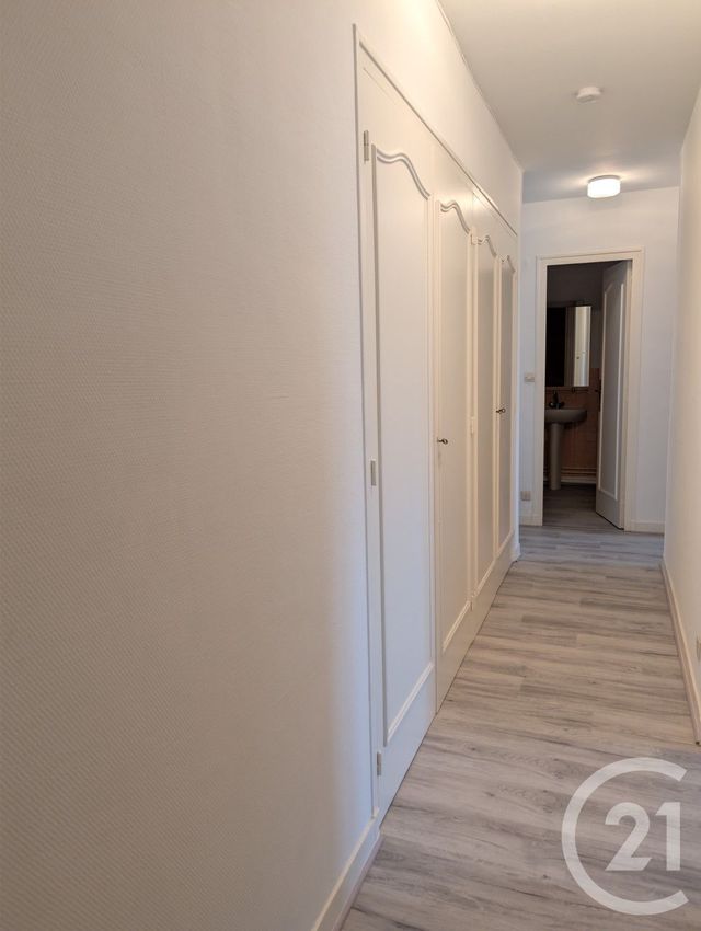 Appartement F5 &agrave; louer - 5 pi&egrave;ces - 99 m2 - Beauvais - 60 - PICARDIE