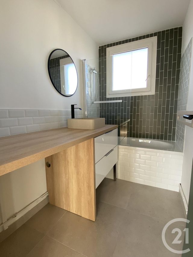 Appartement F3 &agrave; louer - 3 pi&egrave;ces - 54,12 m2 - Beauvais - 60 - PICARDIE