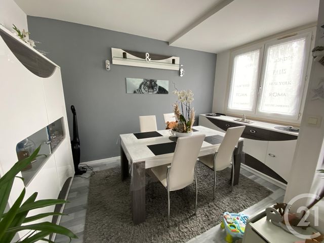 Appartement F4 &agrave; louer - 4 pi&egrave;ces - 63,97 m2 - Beauvais - 60 - PICARDIE