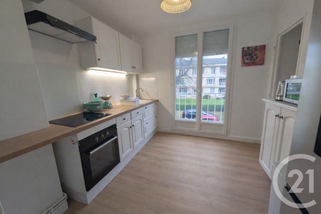 Appartement F4 &agrave; louer - 4 pi&egrave;ces - 71,83 m2 - Beauvais - 60 - PICARDIE