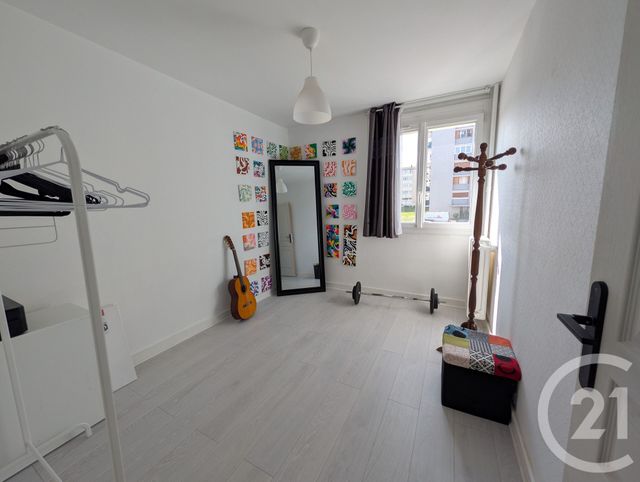 Appartement &agrave; louer - 4 pi&egrave;ces - 67,16 m2 - Beauvais - 60 - PICARDIE