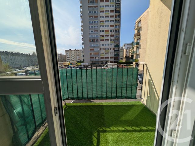 Appartement &agrave; louer - 4 pi&egrave;ces - 67,16 m2 - Beauvais - 60 - PICARDIE