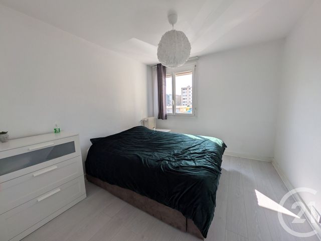 Appartement &agrave; louer - 4 pi&egrave;ces - 67,16 m2 - Beauvais - 60 - PICARDIE