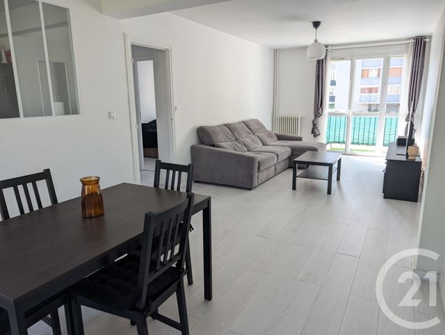 Appartement &agrave; louer - 4 pi&egrave;ces - 67,16 m2 - Beauvais - 60 - PICARDIE