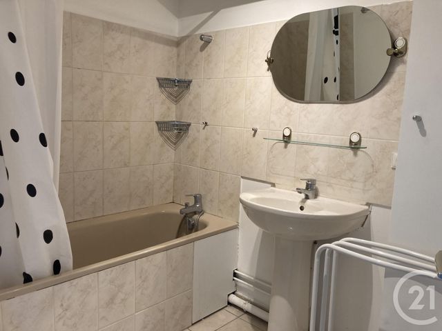 Appartement F3 &agrave; louer - 3 pi&egrave;ces - 62,79 m2 - Beauvais - 60 - PICARDIE