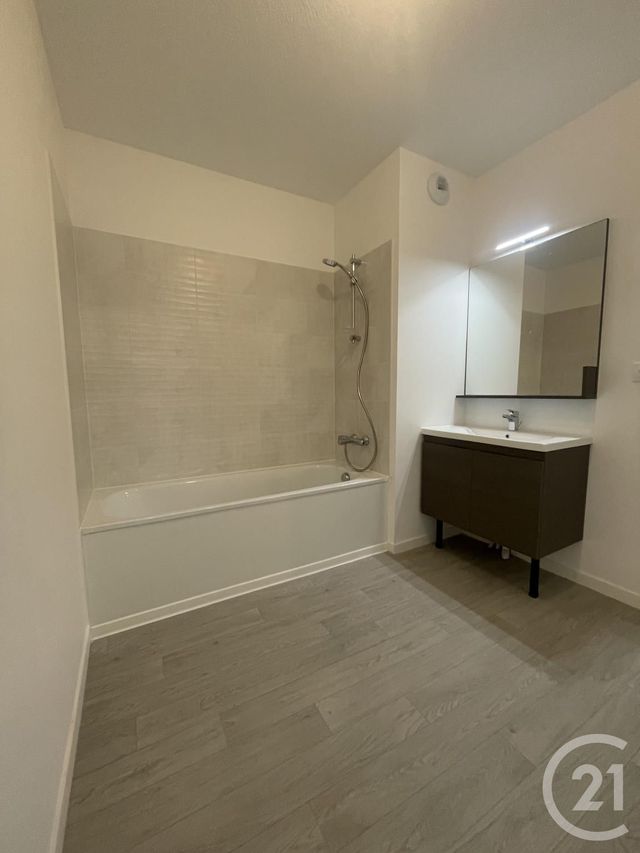 Appartement T3 &agrave; louer - 3 pi&egrave;ces - 63,60 m2 - Dax - 40 - AQUITAINE