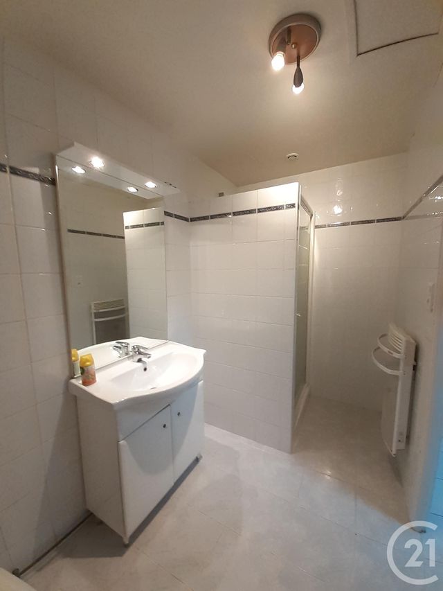 Appartement F2 &agrave; louer - 2 pi&egrave;ces - 40,35 m2 - Ustaritz - 64 - AQUITAINE