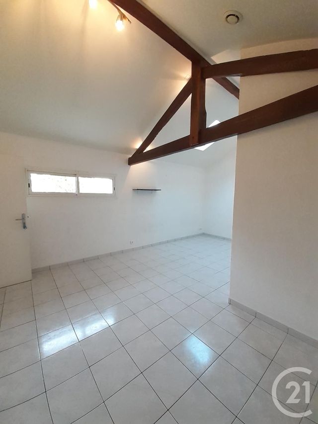 Appartement F2 &agrave; louer - 2 pi&egrave;ces - 40,35 m2 - Ustaritz - 64 - AQUITAINE