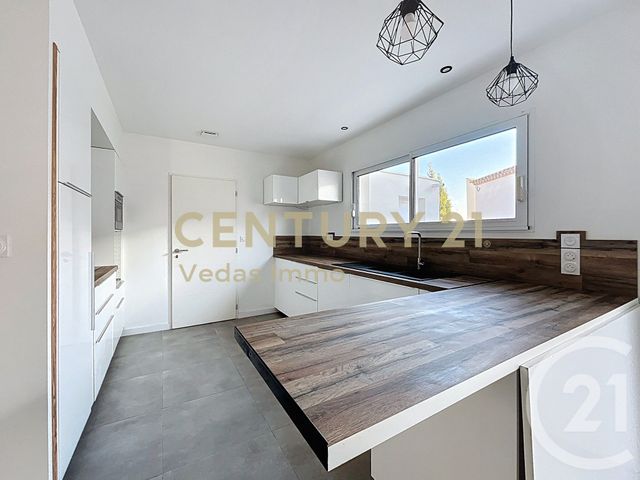 Maison &agrave; louer - 4 pi&egrave;ces - 102,55 m2 - Montbazin - 34 - LANGUEDOC-ROUSSILLON