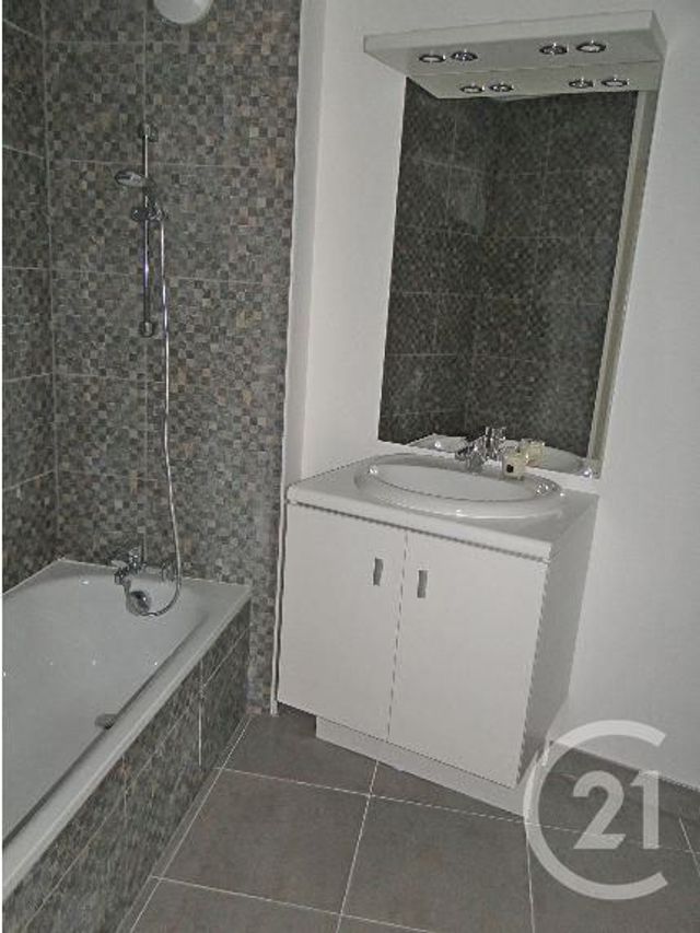 Appartement F3 &agrave; louer - 3 pi&egrave;ces - 71 m2 - Villeneuve Les Maguelone - 34 - LANGUEDOC-ROUSSILLON