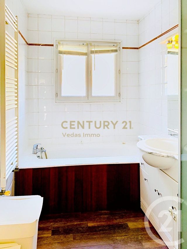 Maison &agrave; louer - 3 pi&egrave;ces - 110 m2 - St Jean De Vedas - 34 - LANGUEDOC-ROUSSILLON